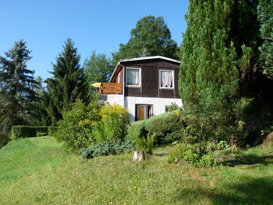 Ganzj&auml;hrig wundersch&ouml;ner winterfester Bungalow mit 2300qm Eigentumsland.
Kaufpreis:   &euro;  53.900,--