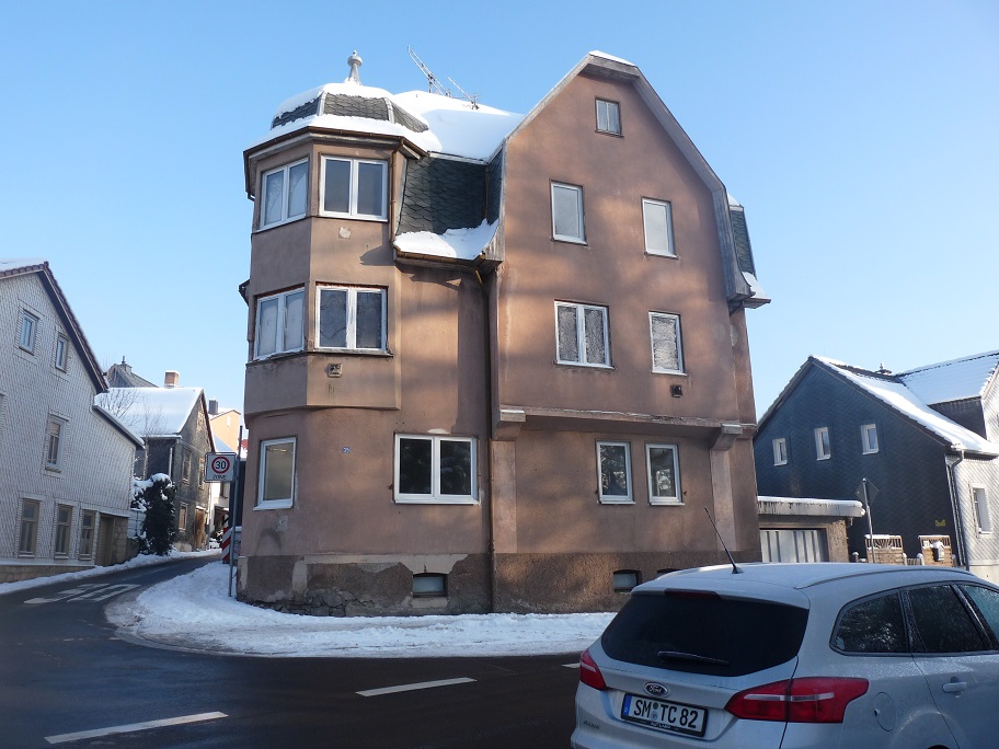 renovierungsbed&uuml;rftiges 2 - 3 FHs. in 98544 Zella-Mehlis / Th&uuml;ringen, ca. 180qm Wfl.,  Kaufpreis:  &euro;  75.000,--